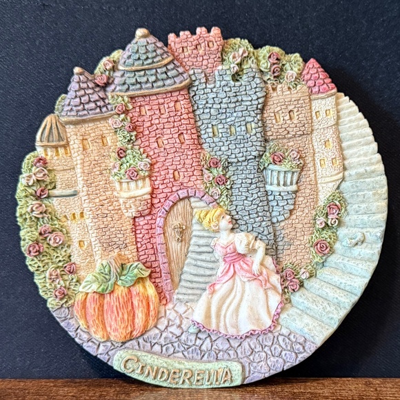 POPULAR IMPORTS 1996 Cinderella Decorative Plate - Picture 1 of 7